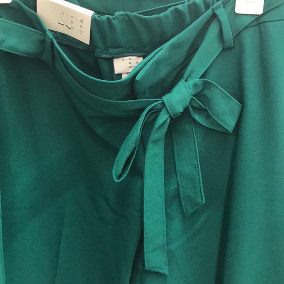 A New Day Green High Rise Slim Ankle Pants! NWT - Picture 2 of 4